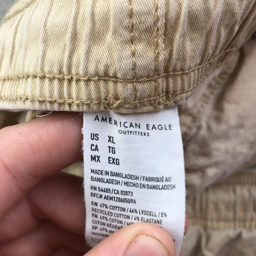 American Eagle Outfitters Shorts Mens XL Beige Chino Elastic Waist 7 Inseam